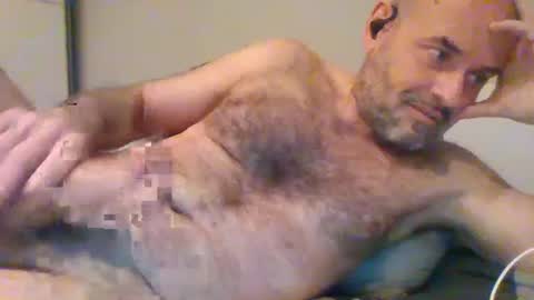 Snapshot of honeydaddyforyou chatting on March 5, 2025, 4:13 pm honeydaddyforyou online show from March 5, 2025, 4:13 pm