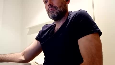 Snapshot of honeydaddyforyou chatting on March 6, 2025, 3:24 am honeydaddyforyou online show from March 6, 2025, 3:24 am