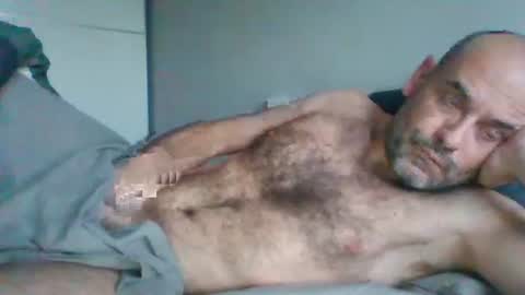 Snapshot of honeydaddyforyou chatting on March 8, 2025, 6:32 am honeydaddyforyou online show from March 8, 2025, 6:32 am