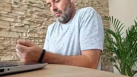 Snapshot of honeydaddyforyou chatting on October 28, 2025, 10:41 am honeydaddyforyou online show from October 28, 2025, 10:41 am