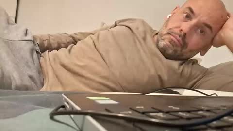 Snapshot of honeydaddyforyou chatting on December 5, 2025, 5:31 pm honeydaddyforyou online show from December 5, 2025, 5:31 pm