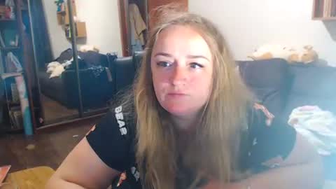 HoneydewMolly online show from May 20, 2026, 5:52 pm