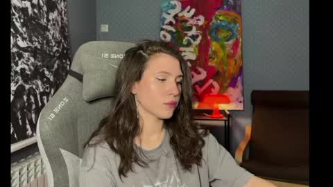Snapshot of honeyed_hazze chatting on June 9, 2026, 6:19 pm honeyed_hazze online show from June 9, 2026, 6:19 pm