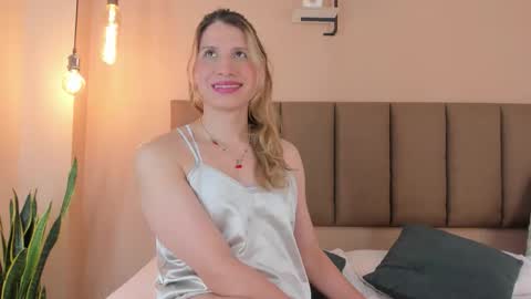 honeygray02 online show from October 15, 2025, 12:27 pm