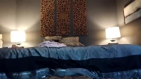 Honey online show from December 7, 2024, 3:52 pm