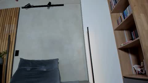 Sofia independent model online show from February 4, 2026, 11:49 am