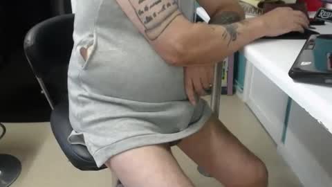 honeymaster290 online show from December 13, 2024, 11:23 am