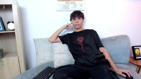 honeymoon_sariel online show from November 28, 2025, 8:44 pm