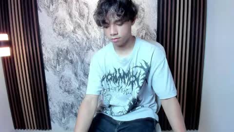 honeymoon_sariel online show from April 19, 2026, 1:32 pm