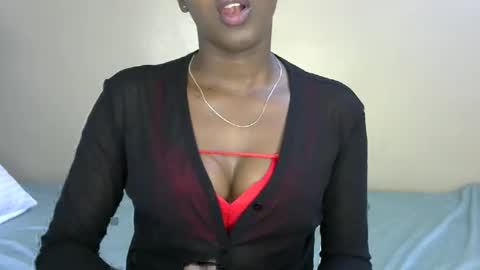 Snapshot of honeypie78 chatting on December 14, 2025, 5:18 pm Becky online show from December 14, 2025, 5:18 pm