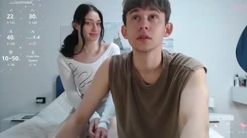 Noah and Sophie online show from April 18, 2026, 7:40 pm