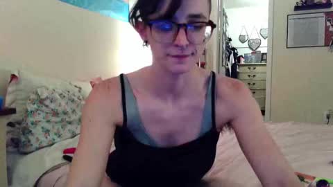 Snapshot of honeysuckle_dyke chatting on March 29, 2026, 1:16 am Tony online show from March 29, 2026, 1:16 am