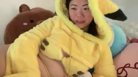 HoneySunshineNeko online show from April 29, 2026, 2:32 pm