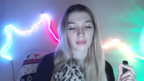 honeyveil online show from April 9, 2026, 7:30 pm