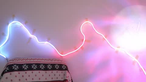 honeyveil online show from April 24, 2026, 8:39 am