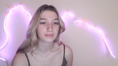 honeyveil online show from June 27, 2026, 12:22 pm