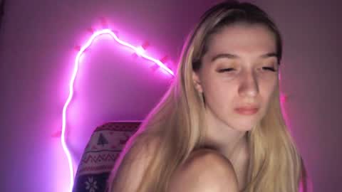 honeyveil online show from July 13, 2026, 7:16 pm