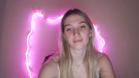honeyveil online show from July 24, 2026, 8:07 pm