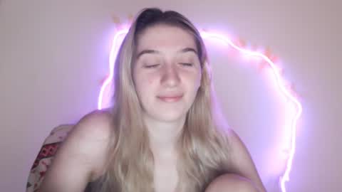 honeyveil online show from July 28, 2026, 2:35 pm