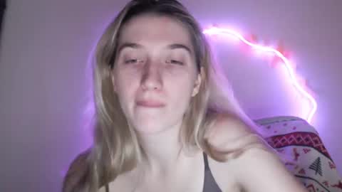 honeyveil online show from July 28, 2026, 5:01 pm