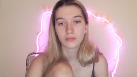 honeyveil online show from July 30, 2026, 1:21 pm