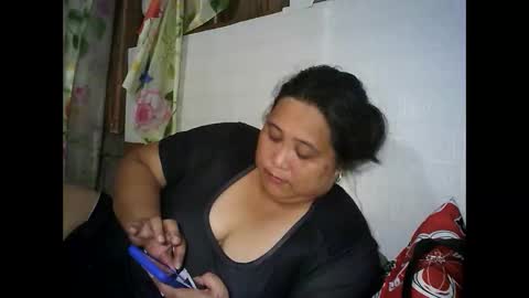 Snapshot of honeyvonz chatting on January 19, 2026, 3:21 am Merry online show from January 19, 2026, 3:21 am
