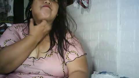 Snapshot of honeyvonz chatting on July 17, 2026, 1:34 am Merry online show from July 17, 2026, 1:34 am