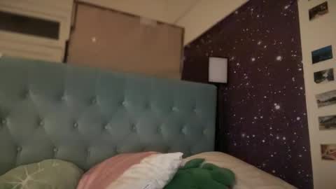 Emi Rose online show from November 24, 2025, 7:08 am