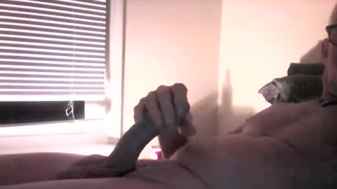 honj19747 online show from October 14, 2025, 9:43 am