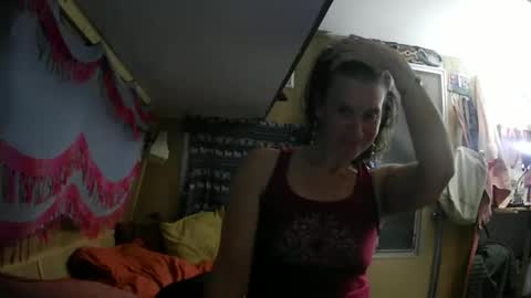 hoodoou online show from February 16, 2026, 3:13 am