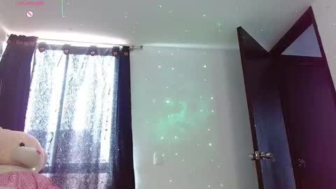 Hoollly Jones online show from November 11, 2025, 3:01 pm