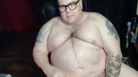 Snapshot of hoosierdaddyxl chatting on December 17, 2024, 2:00 pm Sir online show from December 17, 2024, 2:00 pm