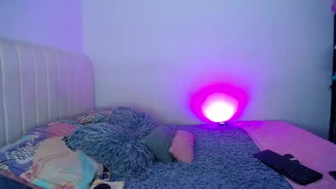 Snapshot of hoot_alicee chatting on April 26, 2026, 9:23 pm ONLYFANS online show from April 26, 2026, 9:23 pm