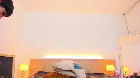 hoot_booys_ online show from November 15, 2025, 9:28 am