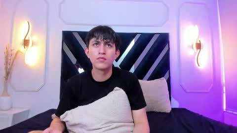 hoot_booys_ online show from March 30, 2026, 9:05 pm