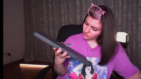 Karina online show from April 5, 2026, 12:13 pm