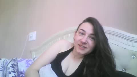 hootloove69 online show from April 26, 2026, 5:27 am