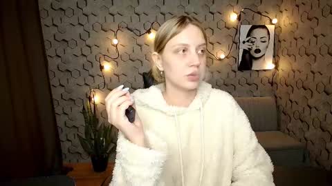 hope happyyy online show from March 9, 2025, 11:25 am