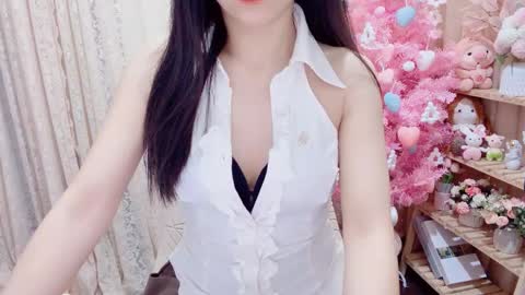 Rina online show from December 3, 2025, 1:42 pm