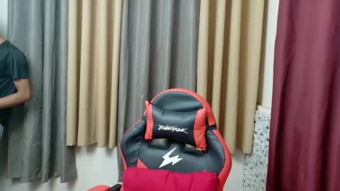 ROGER online show from November 14, 2025, 7:01 pm