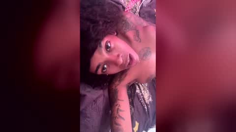 Snapshot of horny_couplesx chatting on April 10, 2026, 2:55 pm welcome to paradise online show from April 10, 2026, 2:55 pm