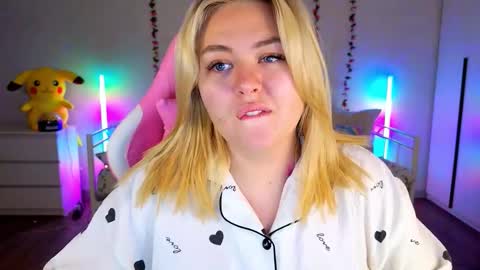 Snapshot of hornycakee chatting on September 21, 2025, 10:17 am HornyCakee online show from September 21, 2025, 10:17 am