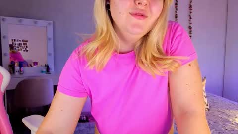 Snapshot of hornycakee chatting on December 2, 2025, 3:40 pm HornyCakee online show from December 2, 2025, 3:40 pm