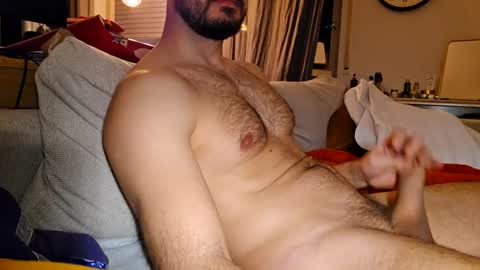 Snapshot of hornymotherfucker435 chatting on December 30, 2024, 9:40 pm Sam online show from December 30, 2024, 9:40 pm