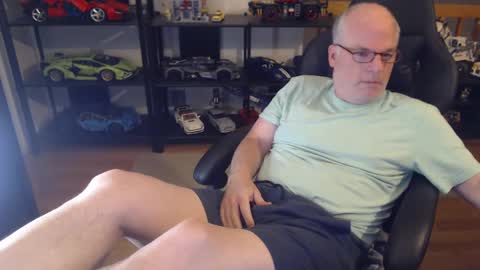 hornynthick70 online show from December 16, 2024, 2:57 am