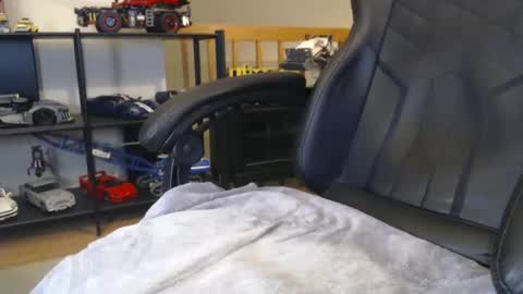 hornynthick70 online show from February 25, 2025, 1:52 am