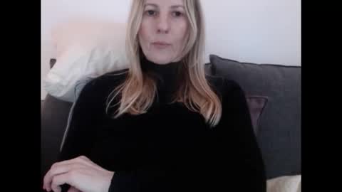 Snapshot of hornyssima chatting on March 23, 2026, 4:33 pm Hornyssima online show from March 23, 2026, 4:33 pm