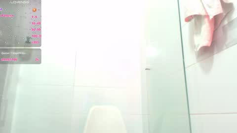 LILY online show from February 6, 2025, 10:53 pm