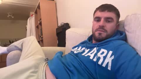 Snapshot of hornytom27 chatting on October 25, 2025, 1:29 pm Horny247 online show from October 25, 2025, 1:29 pm