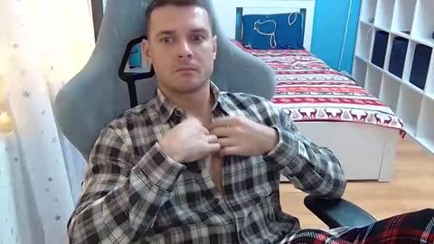 hot_cap_77 online show from December 17, 2025, 5:30 pm